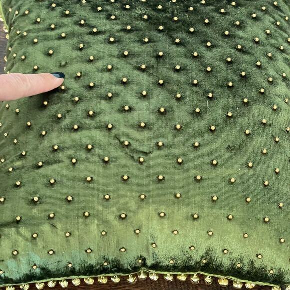 Pier 1 Green Velvet Throw Pillow Gold Beads Jingle Bell on Border Edge READ - Picture 12 of 14